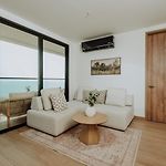 Walk To Old City Pool Ocean View 1Br King Bed