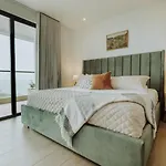 Walk To Old City Pool Ocean View 1Br