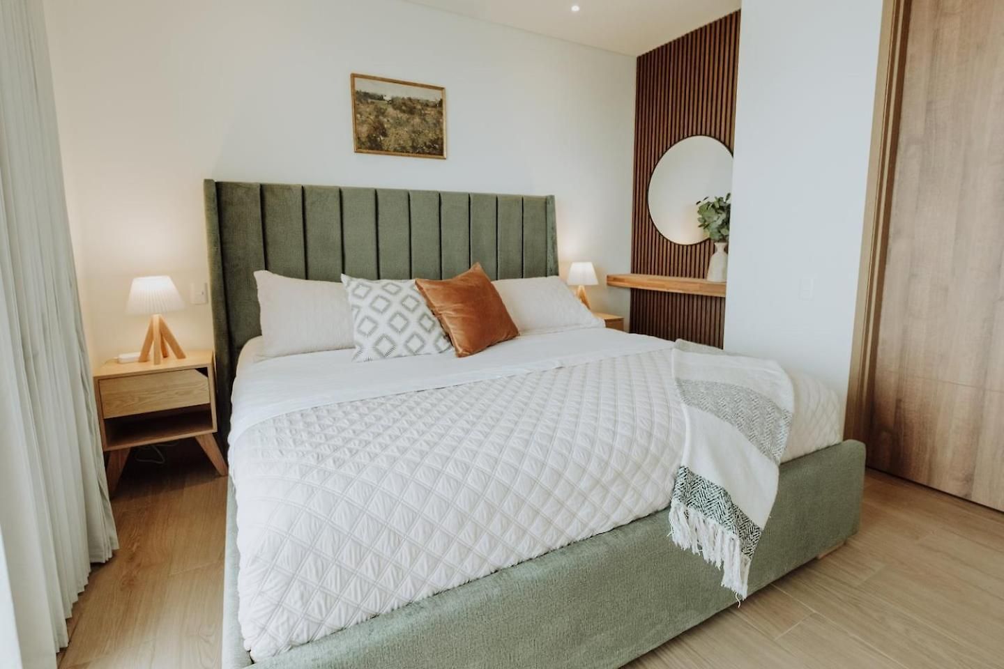 Walk To Old Pool Ocean View 1br King Bed *