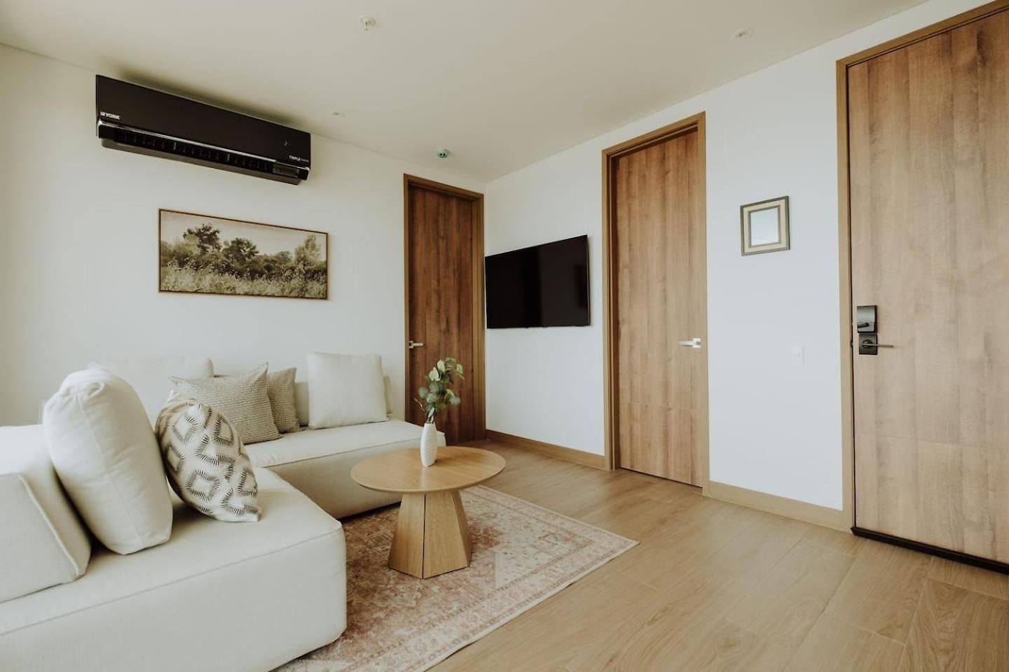 Walk To Old Pool Ocean View 1br King Bed