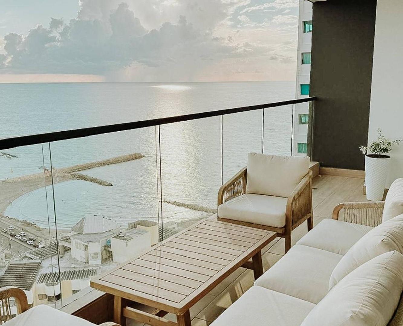 Walk To Old Pool Ocean View 1br King Bed *